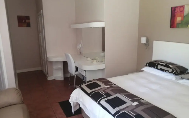 Thatchers Guest Rooms