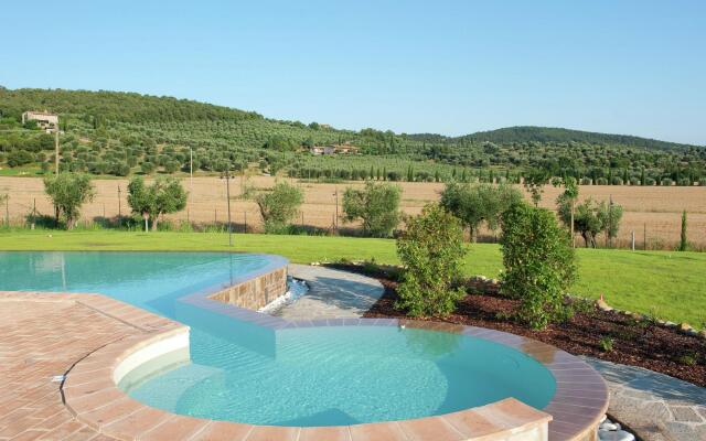 Apartment in Monte del Lago Near Lake Trasimeno