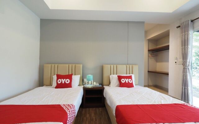 OYO 733 T Resort