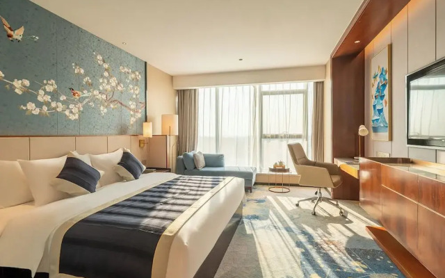 Serene Yuhua Hotel