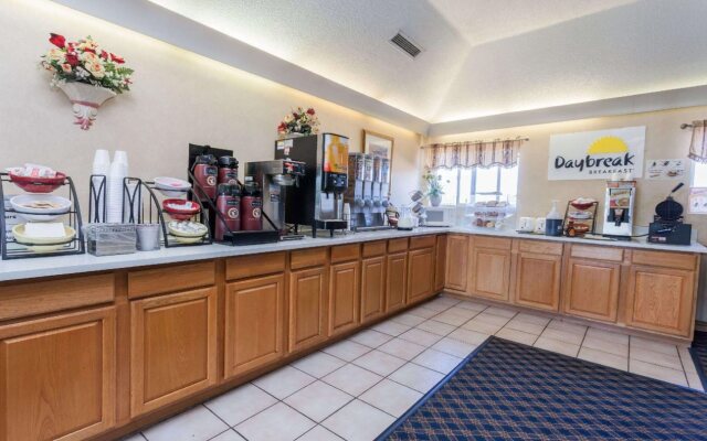 American Inn and Suites Dundee