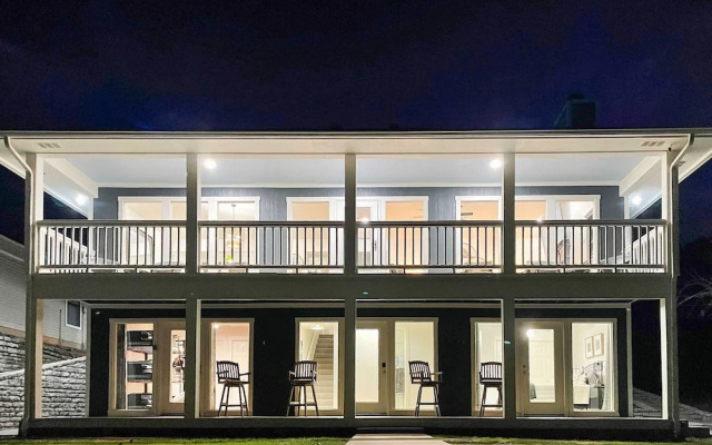 Lake Dayz Granbury Retreat w/ Private Dock!