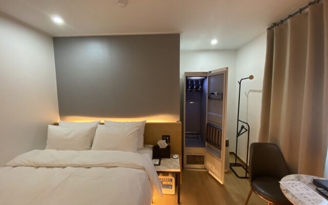 The Leeds Hotel