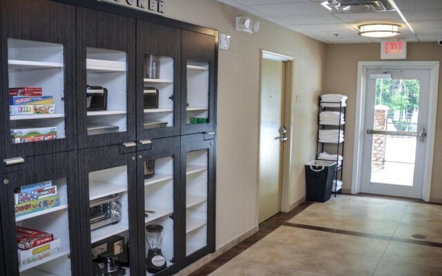 Candlewood Suites Pearl by IHG