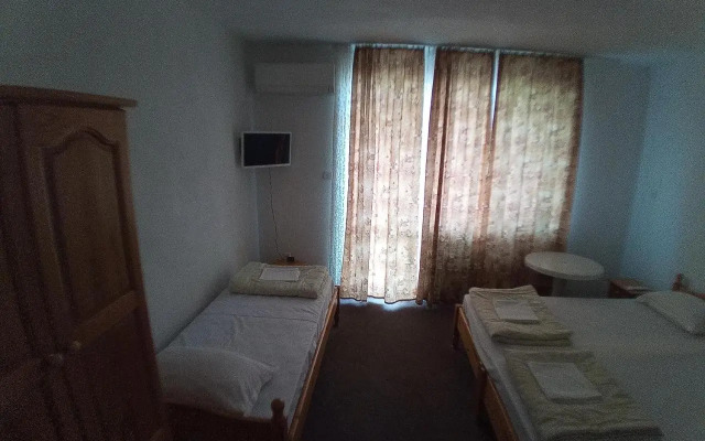 Zlatevi Guest House