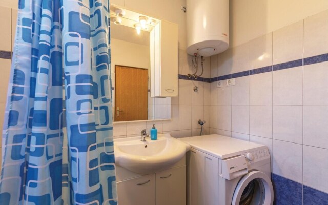Stunning Home in Banjole With Wifi and 5 Bedrooms