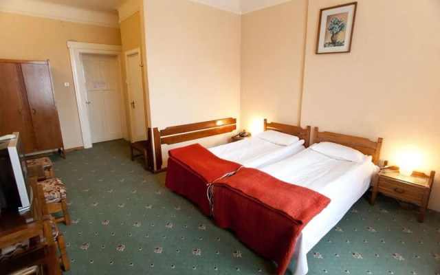 Coroana Hotel