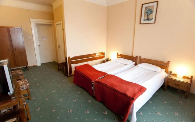 Coroana Hotel