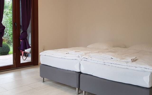 Tolstov-Hotels Beautiful Villa with Big Garden
