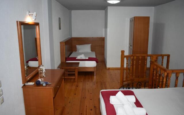 Galanis Studios and Apartments