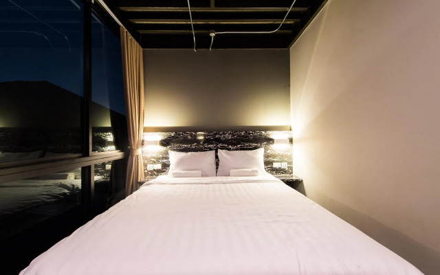 V VAREE Bangkok