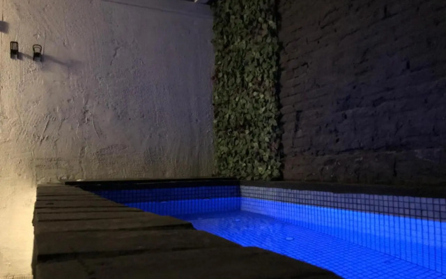 Pequeño Alojamiento con Mini Piscina - NO climatizada