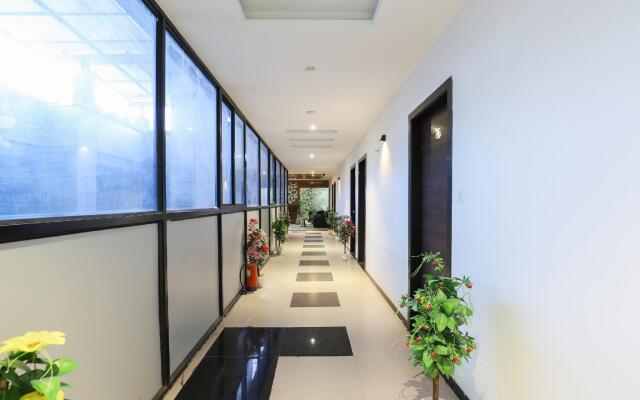 OYO 61228 Hotel Shrimad