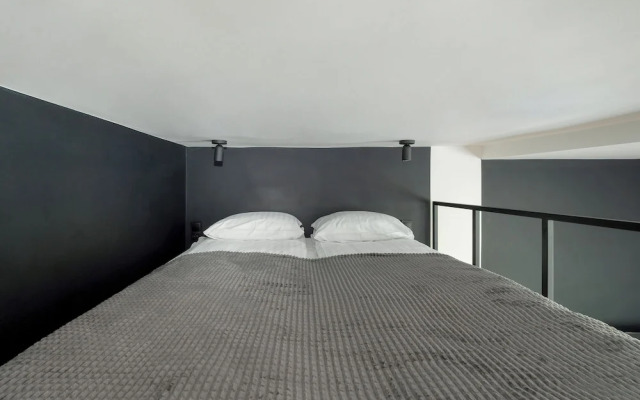 Studio With Bathub in Lodz by Renters