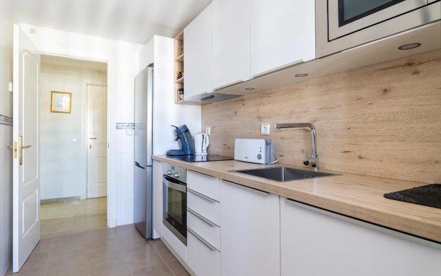 2066-Apt 2 bedrooms on beach, tenis, gym, pool