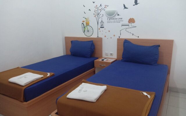 Chrissant Hotel