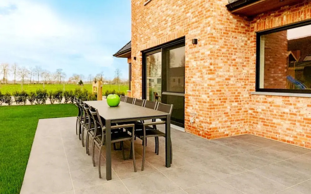 Luxury Holiday Home in Zwevezele