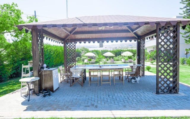 Euphoria Home for 6 with pool and garden