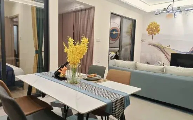 EStay Holiday Apartment (Zhonghai Gold Coast Branch)