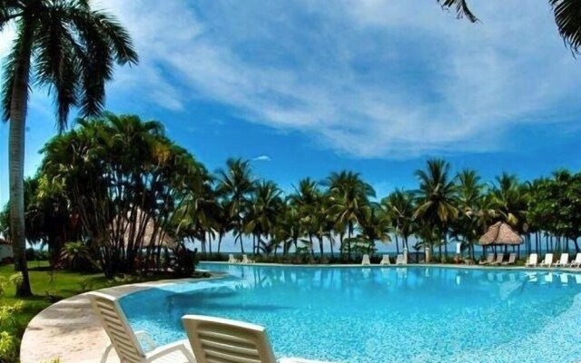 Modern Beachfront Paradise - Hermosa Palms 8 by RedAwning