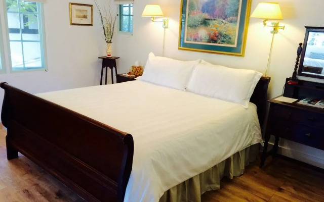 Old Yacht Club Inn Vacation Rentals