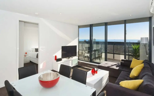 Location and Bay Views