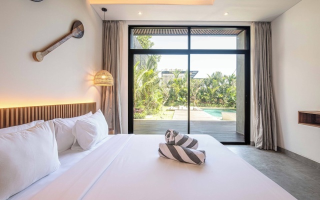 Refined 5BR Contemporary Villa, 400m to the Beach – Guest Rooms – Kerobokan Kelod