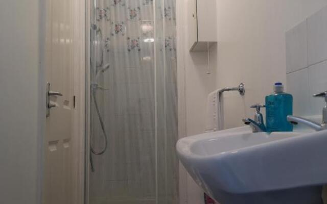 Penthouse Flat with River View, 1C