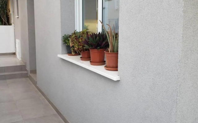 Modern & Cozy Studio w/ Backyard Near City Center