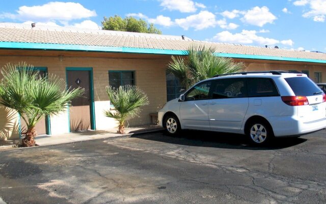 Desert Palms Motel