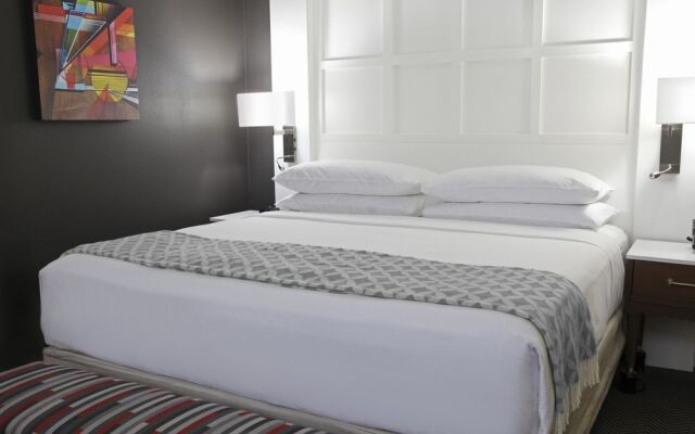 Commonwealth Park Suites Hotel