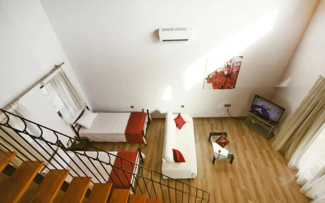 Semi-detached house, Lardos