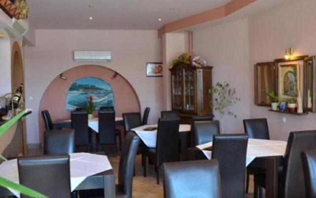 Garfild Guest house