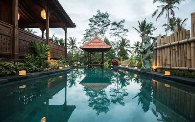 Kawan Antique Ubud Villa