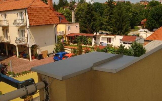 HOLIV Apartman