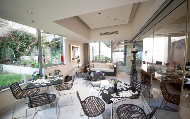 Comfy Boutique Hotel