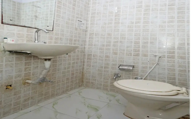 Oyo 10875 Optimum I Hotel