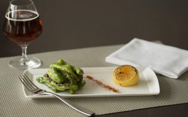 Buffalo Marriott at LECOM HARBORCENTER