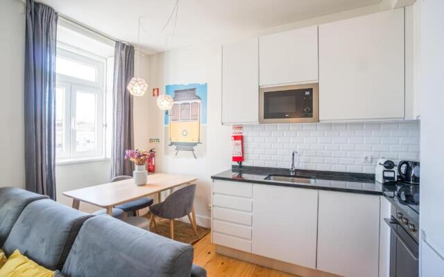 GuestReady - Chic and Vibrant Apt with Stunning Views - Anjos