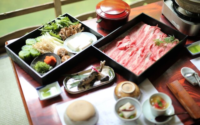 Momijiya Honkan Takao Sansou Ryokan