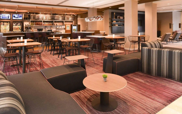 Courtyard by Marriott Toledo North