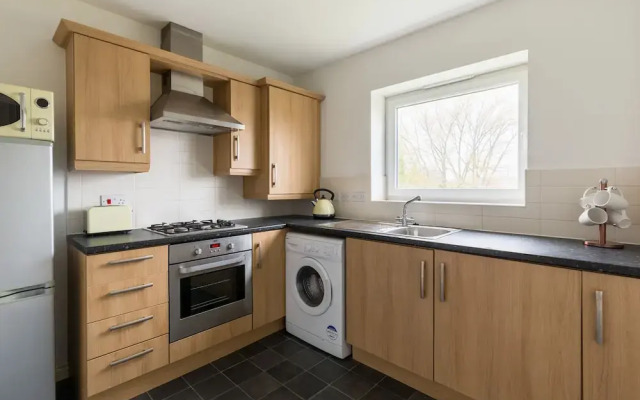 Luxury Two Bed Apartment With Parking - Wolverhampton