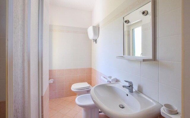 Amazing Apartment In Briatico With Wifi, Indoor Swimming Pool And 2 Bedrooms