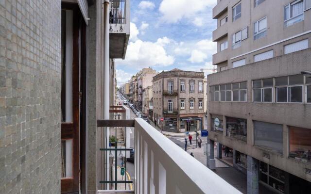 Deluxe Bright Flat with Netflix by Host Wise