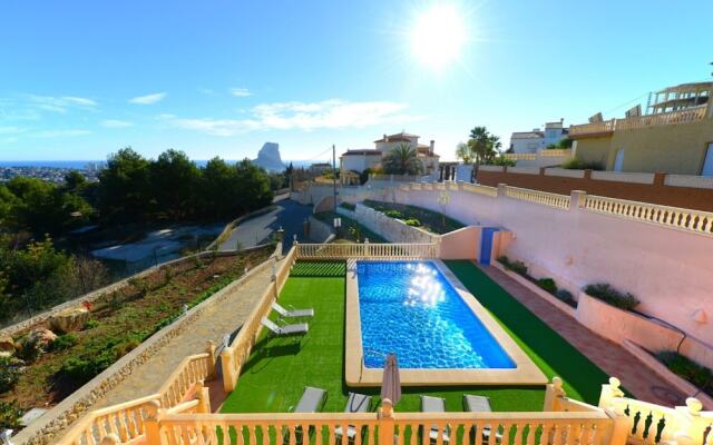 Villa - 4 Bedrooms with Pool, WiFi and Sea views - 104970