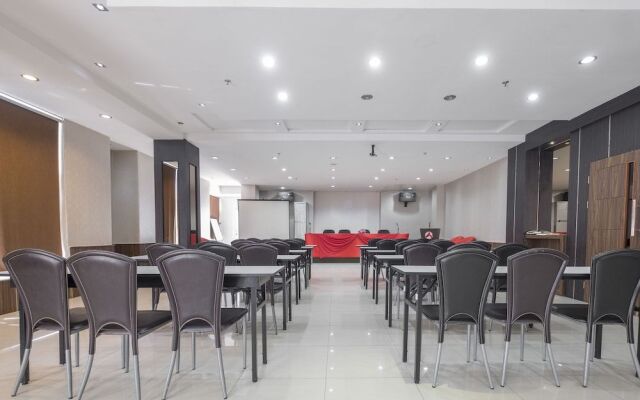 OYO 1081 Allson City Hotel Makassar