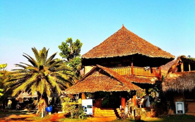 Giant House Riverside