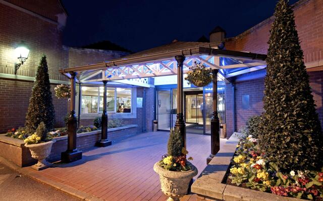 Hilton St Anne's Manor, Bracknell