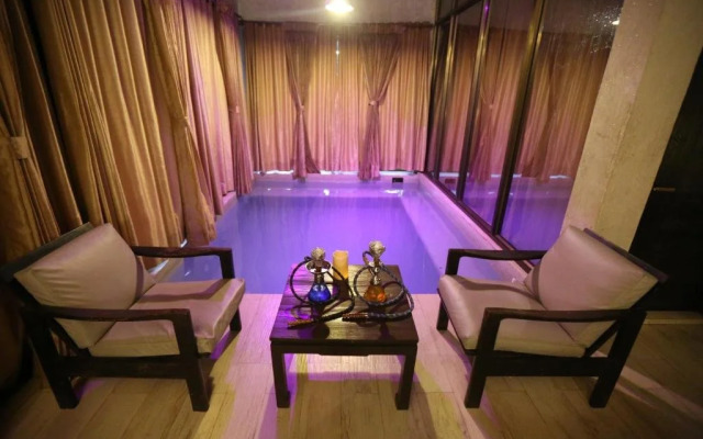 Kino Lakeside Chalet