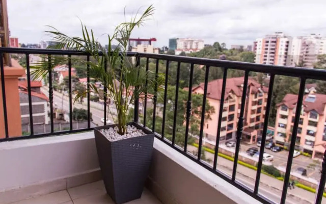 Huku Qwetu C5 City Breeze Apartment